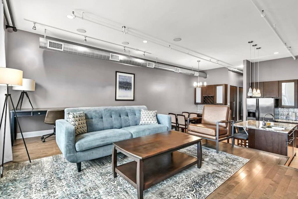 Apartment Lovely 2-bedroom Unit In Springfriend Springfield