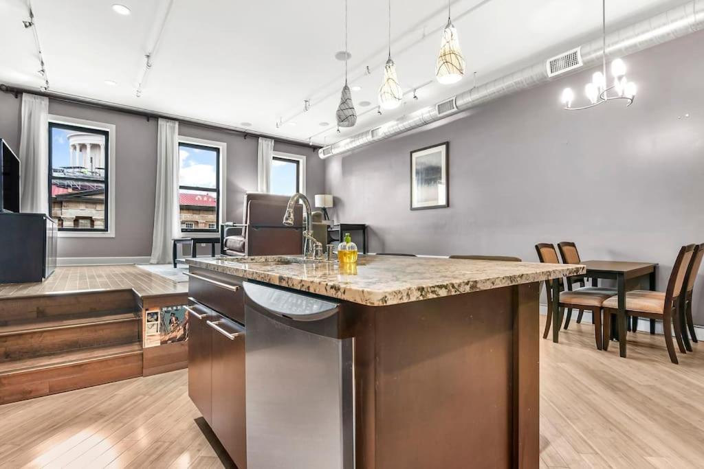 Lovely 2-bedroom Unit In Springfriend Apartment Springfield