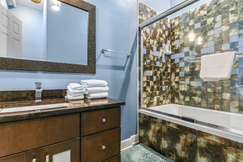 Lovely 2-bedroom Unit In Springfriend Apartment *
